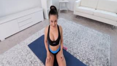 레드걸[서양야동] Horny MILF Anna Kuznetsova Has Passionate Sex On Yoga Mat